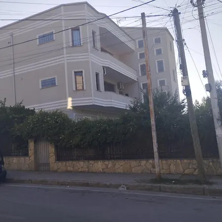 Spacious 3-bedroom With Garden & Balcony In *