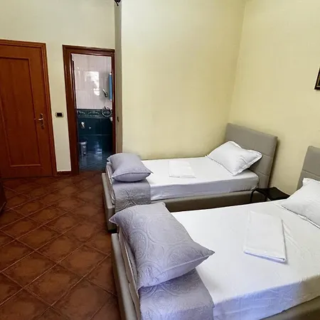 Spacious 3-bedroom With Garden & Balcony In 티라나