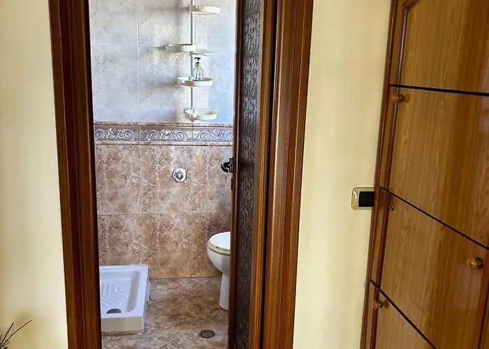 Spacious 3-bedroom With Garden & Balcony In